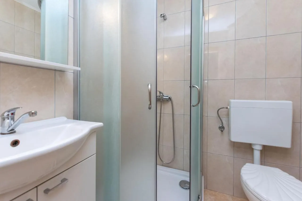 Apartments Mirta Palit