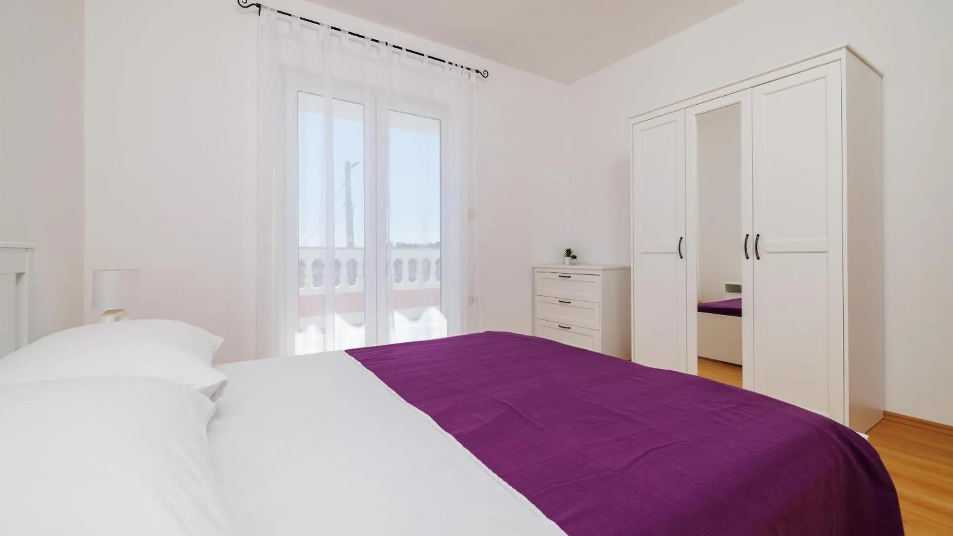 Apartments Mirta Palit Croazia